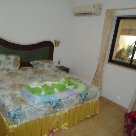 Pool And Garden Facing Apartment In Riviera Foothills Near Baga, Arpora Quarto foto