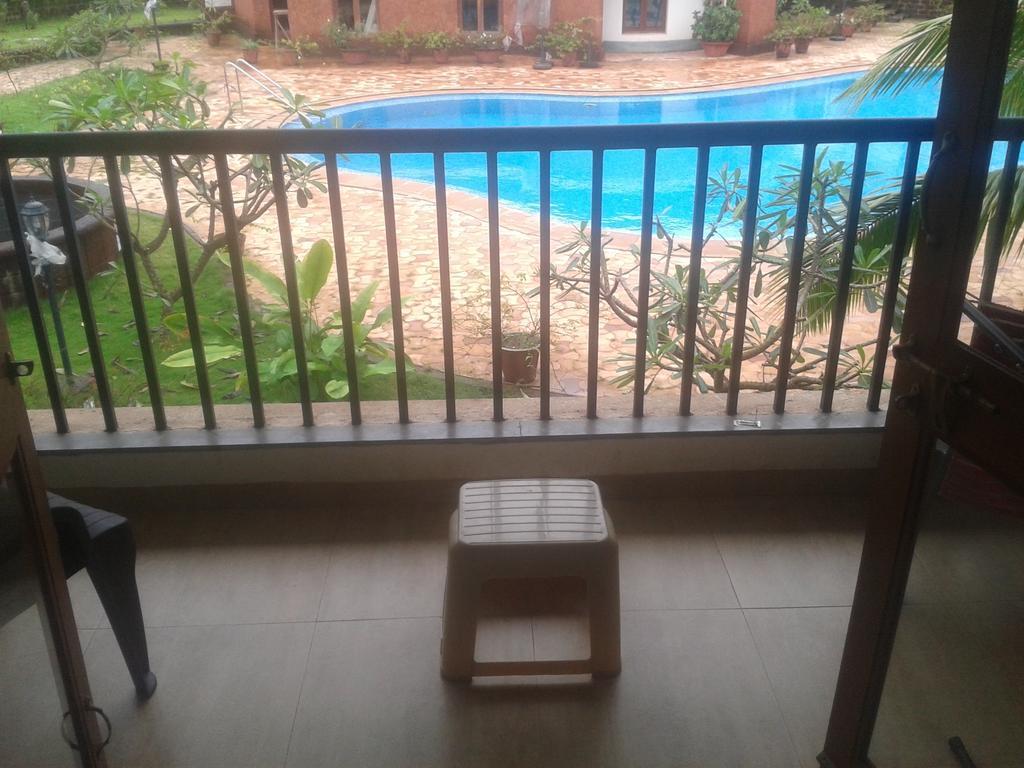 Pool And Garden Facing Apartment In Riviera Foothills Near Baga, Arpora Quarto foto