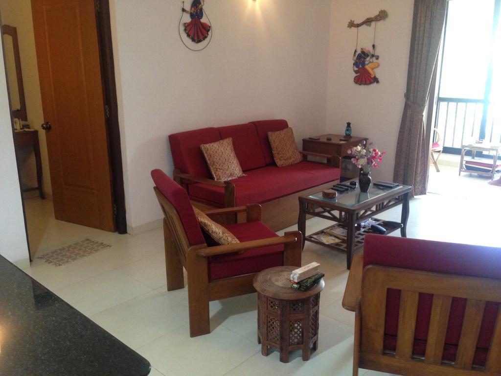 Pool And Garden Facing Apartment In Riviera Foothills Near Baga, Arpora Exterior foto