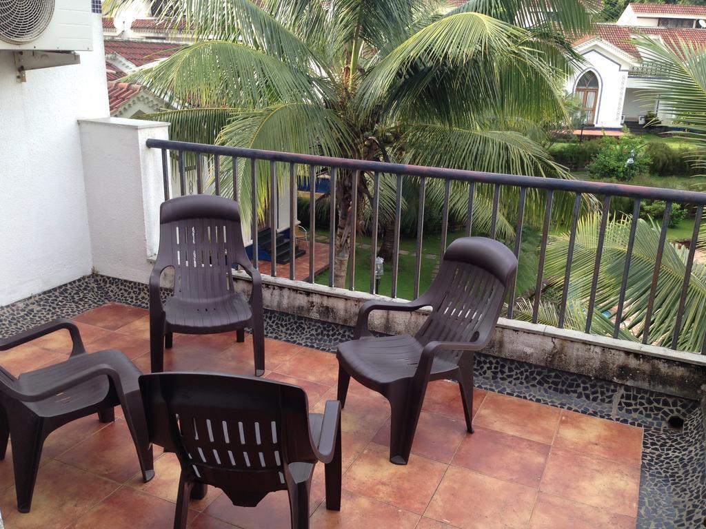 Pool And Garden Facing Apartment In Riviera Foothills Near Baga, Arpora Exterior foto